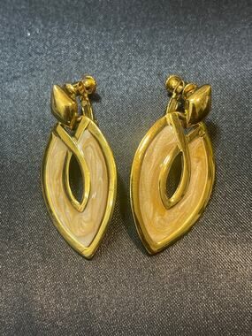 Vintage Napier Gold Tone Tension Screw Back Clip On Earrings Textured Oval Drops
